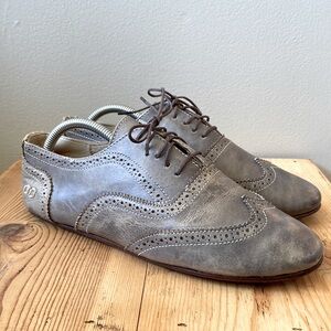 Bed|Stu Greige Oxfords